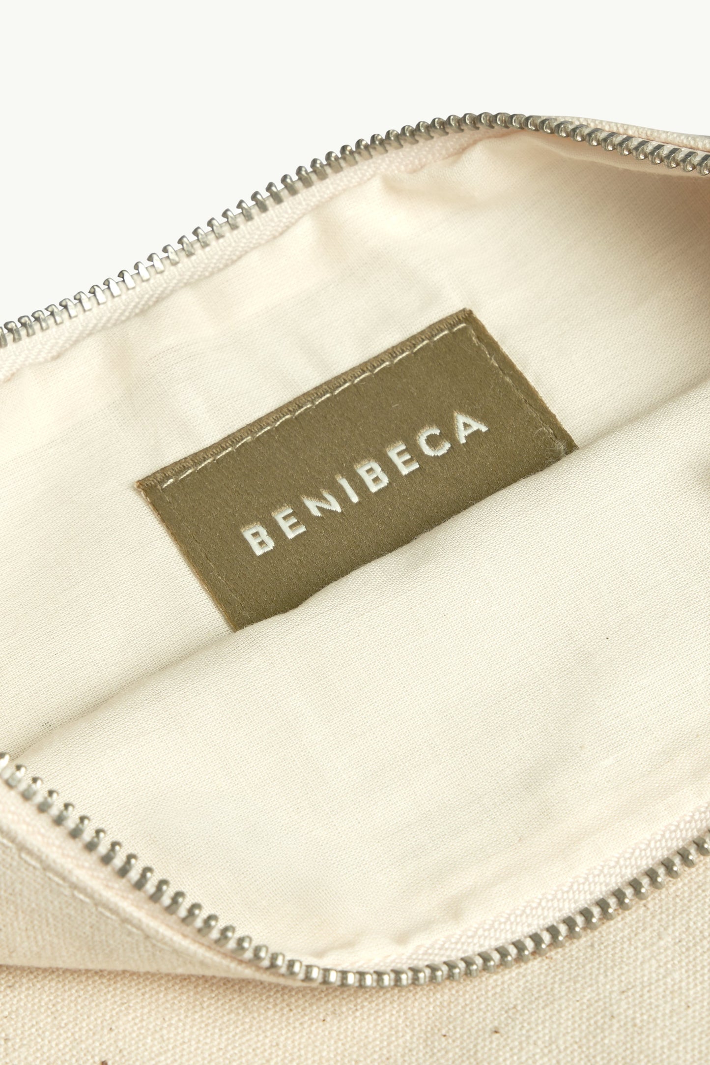 ESSENTIALS BAG