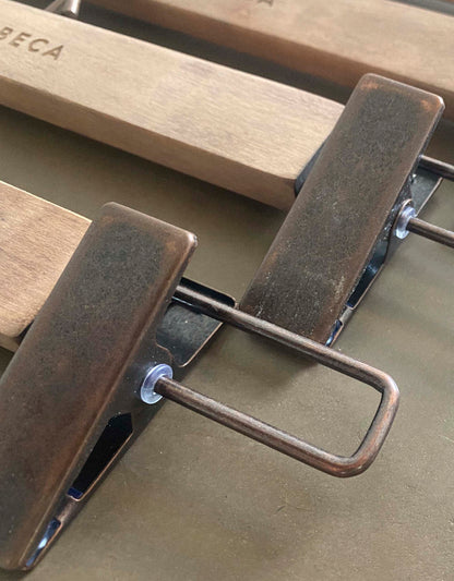 2 PIN HANGER